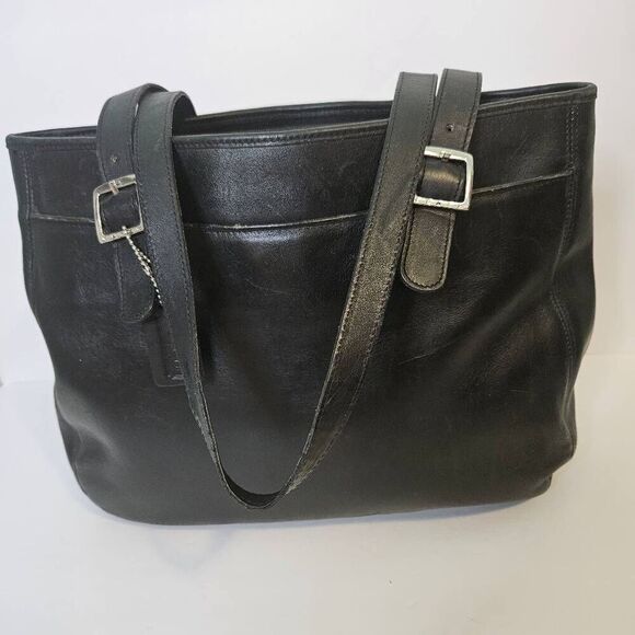 Coach leather large black vintage shoulder bag. - Picture 1 of 5